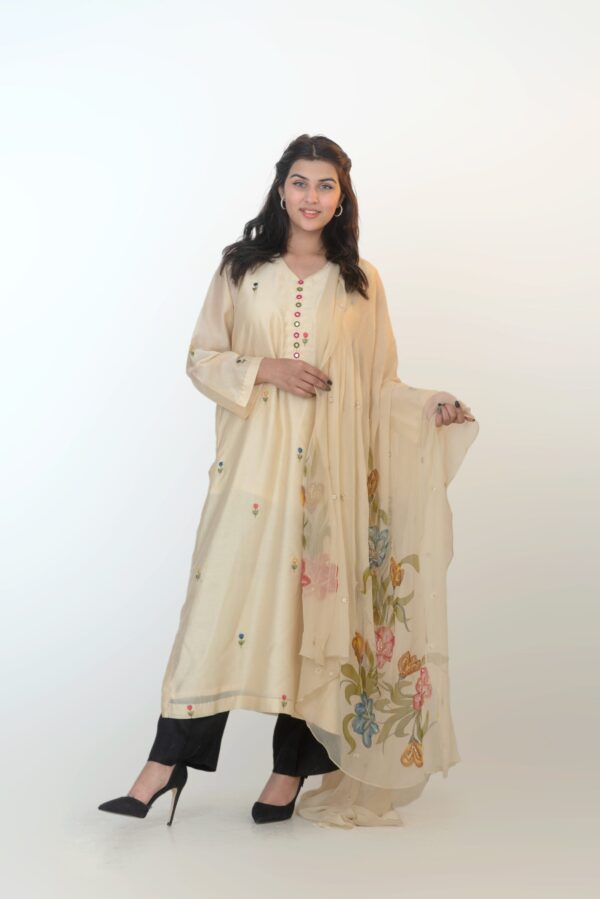 Elegant Beige Three-Piece Ensemble with Dupatta - Image 3