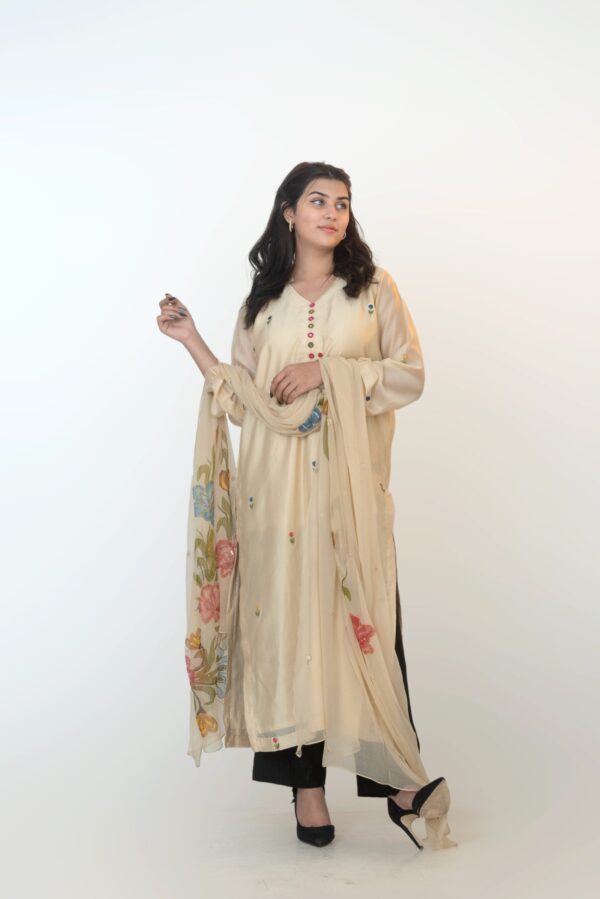 Elegant Beige Three-Piece Ensemble with Dupatta