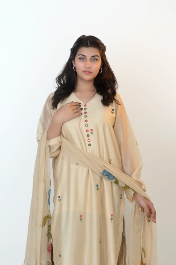 Elegant Beige Three-Piece Ensemble with Dupatta - Image 7
